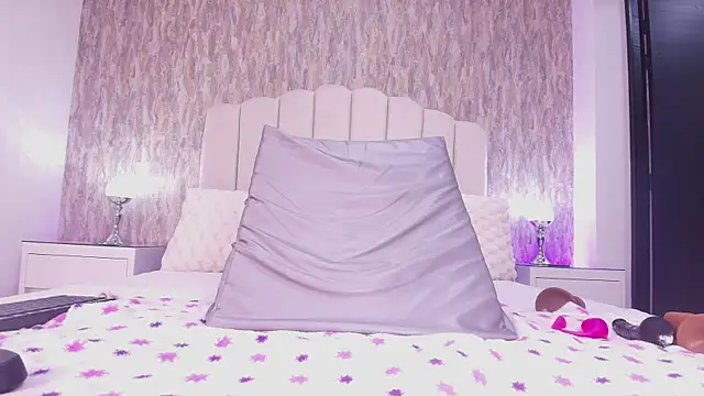 raven lilith  online show from 11/12/25, 03:18