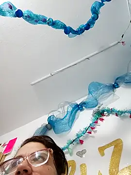 karlythothxh online show from 12/17/25, 03:18