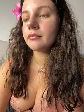 Snapshot of likaxxx chatting on 12/06/24, 02:17 likaxxx online show from 12/06/24, 02:17