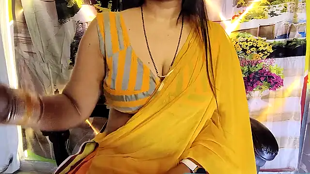 Snapshot of MAN-MOHINI-21 chatting on 10/15/25, 04:18 MAN-MOHINI-21 online show from 10/15/25, 04:18