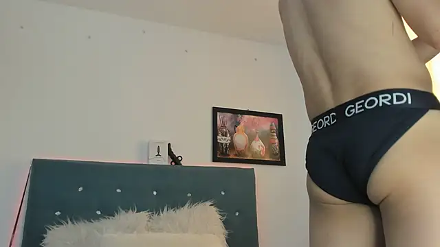 Snapshot of Max_and_Peter chatting on 03/07/25, 06:43 Max and Peter online show from 03/07/25, 06:43