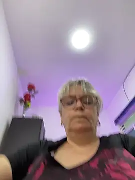 Snapshot of slutgold chatting on 02/26/26, 09:47 slutgold online show from 02/26/26, 09:47