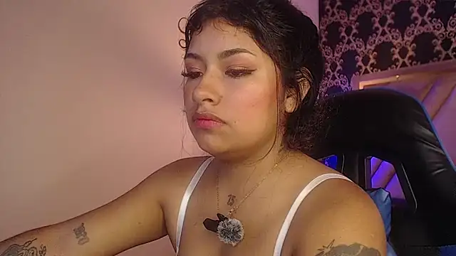 ChantalPetit online show from 06/12/26, 03:22