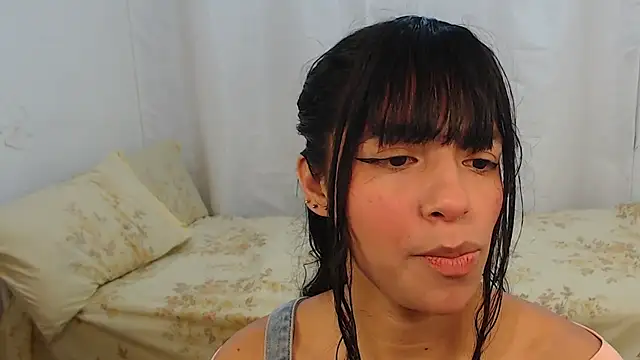 Snapshot of Liz_Galactic chatting on 12/16/25, 07:41 Liz Galactic online show from 12/16/25, 07:41
