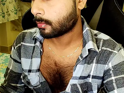 Snapshot of SHENOY3 chatting on 10/07/25, 01:41 SHENOY3 online show from 10/07/25, 01:41