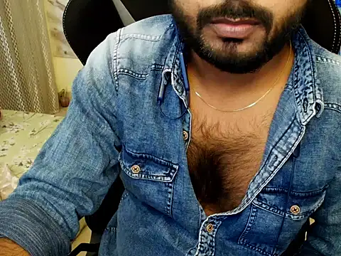 Snapshot of SHENOY3 chatting on 02/13/26, 06:37 SHENOY3 online show from 02/13/26, 06:37