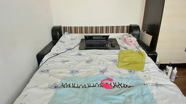 Snapshot of sweet-tinqerbell chatting on 09/19/25, 07:21 sweet-tinqerbell online show from 09/19/25, 07:21