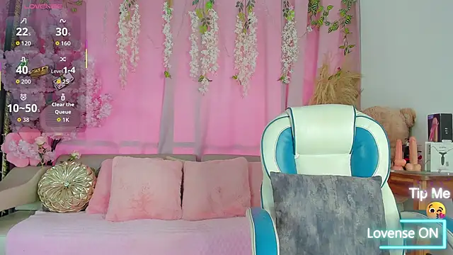 Snapshot of SammyGirlTS chatting on 11/10/25, 02:49 SammyGirlTS online show from 11/10/25, 02:49