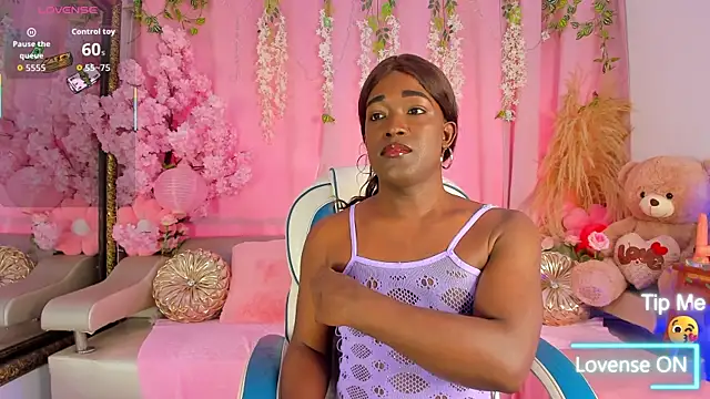 Snapshot of SammyGirlTS chatting on 11/29/25, 12:30 SammyGirlTS online show from 11/29/25, 12:30