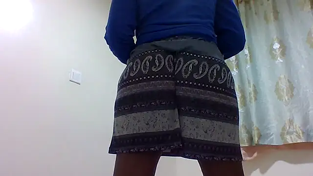sweetelle09 online show from 06/15/26, 04:58