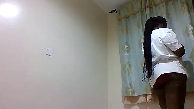 sweetelle09 online show from 06/20/26, 04:54
