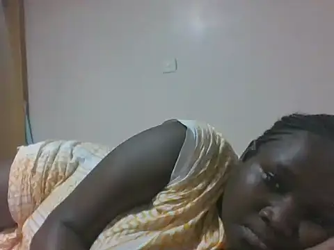 Snapshot of queen_aria19 chatting on 02/07/26, 01:53 queen aria19 online show from 02/07/26, 01:53