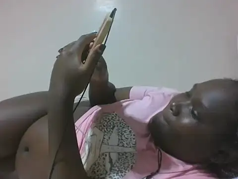 Snapshot of queen_aria19 chatting on 02/20/26, 08:53 queen aria19 online show from 02/20/26, 08:53