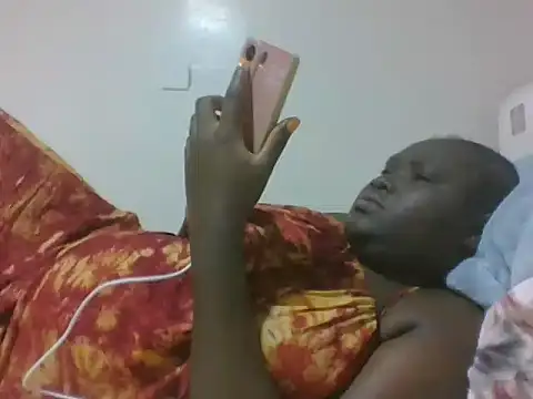 Snapshot of queen_aria19 chatting on 02/26/26, 06:23 queen aria19 online show from 02/26/26, 06:23