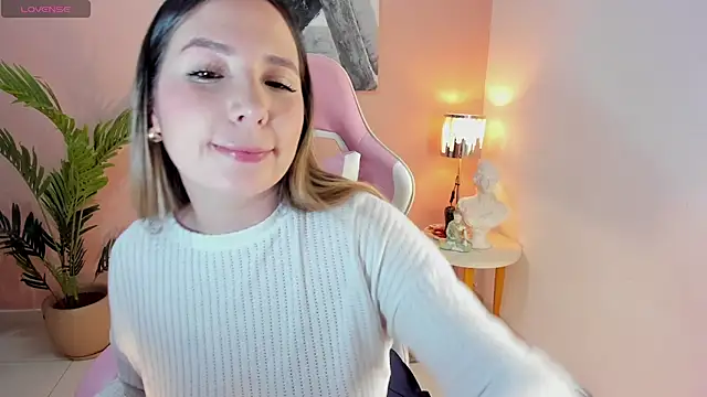 Snapshot of HannaMiller_1 chatting on 12/15/25, 11:53 HannaMiller 1 online show from 12/15/25, 11:53