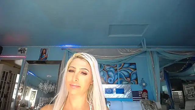 ADRIANNA FOX online show from 03/09/25, 06:43