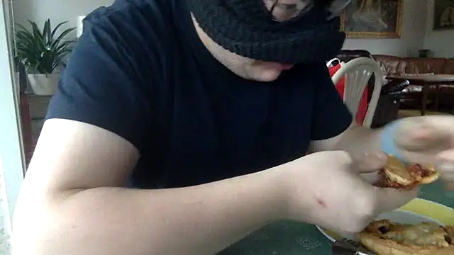 Snapshot of hamstergrabben chatting on 02/25/25, 12:34 hamstergrabben online show from 02/25/25, 12:34