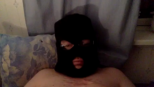 Snapshot of hamstergrabben chatting on 11/01/25, 12:34 hamstergrabben online show from 11/01/25, 12:34