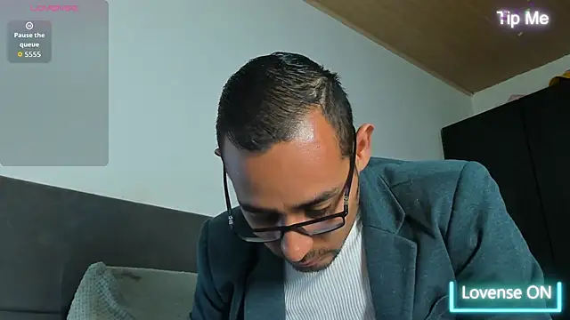 Snapshot of jhonyalzate2 chatting on 04/16/26, 01:06 jhonyalzate2 online show from 04/16/26, 01:06
