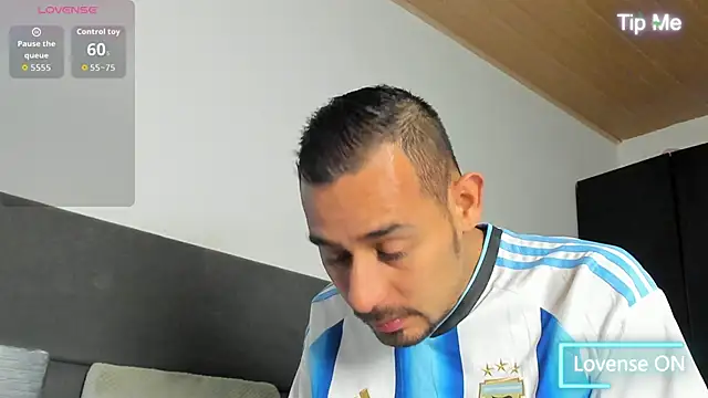 Snapshot of jhonyalzate2 chatting on 05/04/26, 01:34 jhonyalzate2 online show from 05/04/26, 01:34