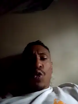 Snapshot of mellow_smoke chatting on 11/15/25, 11:51 mellow smoke online show from 11/15/25, 11:51