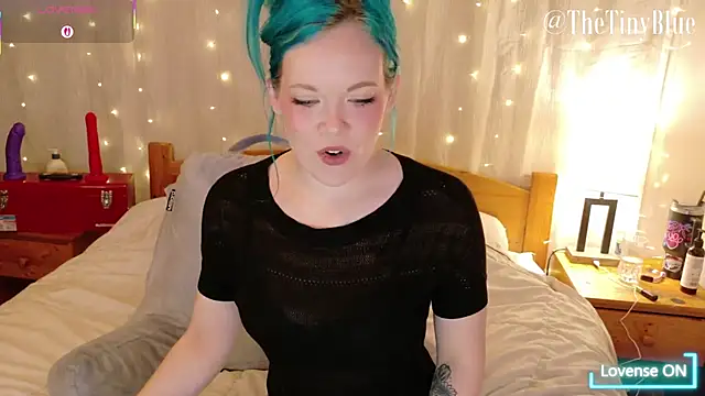 Snapshot of thetinyblue chatting on 02/09/26, 05:39 thetinyblue online show from 02/09/26, 05:39