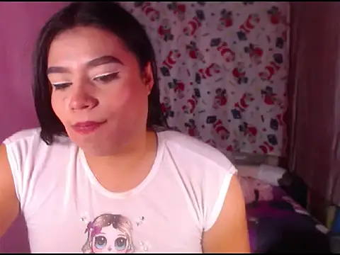 katrinawillff online show from 12/15/25, 02:05