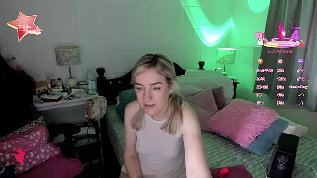 Snapshot of 1Sweetnina chatting on 11/10/25, 07:02 1Sweetnina online show from 11/10/25, 07:02