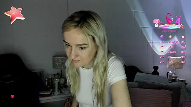 Snapshot of 1Sweetnina chatting on 11/11/25, 09:04 1Sweetnina online show from 11/11/25, 09:04