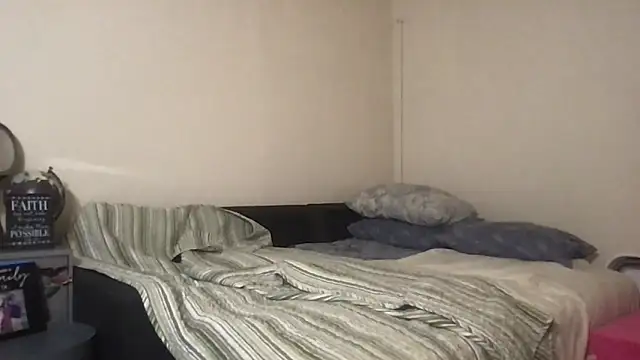 Snapshot of BigGuyMuscle chatting on 10/23/25, 01:38 BigGuyMuscle online show from 10/23/25, 01:38