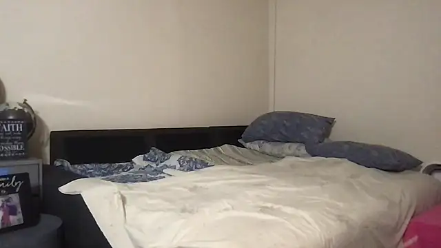 Snapshot of BigGuyMuscle chatting on 10/27/25, 11:41 BigGuyMuscle online show from 10/27/25, 11:41