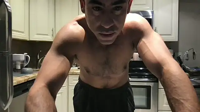 Snapshot of BigGuyMuscle chatting on 11/03/25, 07:15 BigGuyMuscle online show from 11/03/25, 07:15