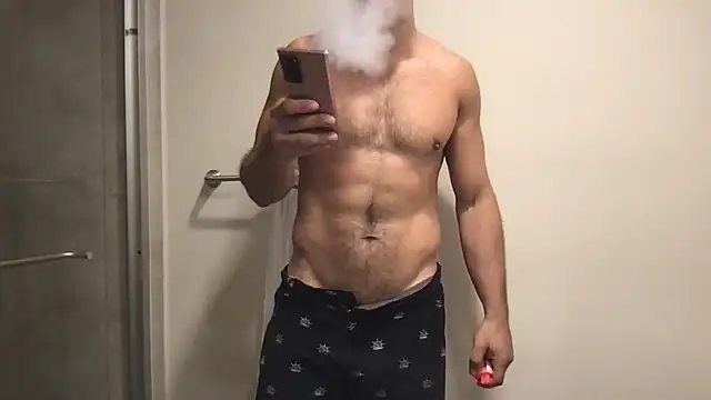 Snapshot of BigGuyMuscle chatting on 11/11/25, 09:37 BigGuyMuscle online show from 11/11/25, 09:37