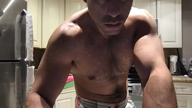 BigGuyMuscle online show from 06/16/26, 04:48