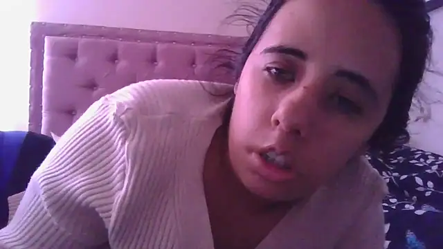 annarose19 online show from 10/15/25, 07:03