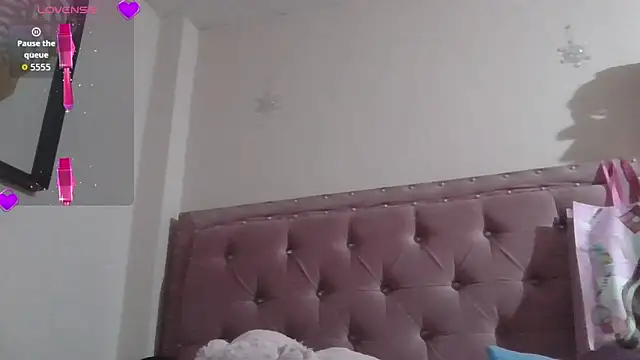 annarose19 online show from 06/17/26, 01:19