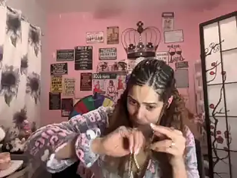 Snapshot of latinacubana chatting on 01/23/25, 01:30 latinacubana online show from 01/23/25, 01:30