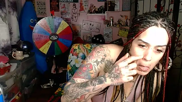 Snapshot of latinacubana chatting on 04/01/26, 07:31 latinacubana online show from 04/01/26, 07:31