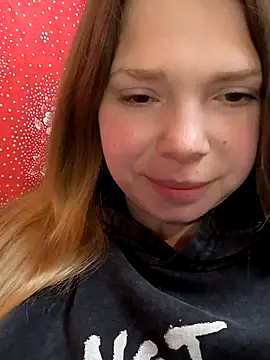 Zuli Kiska online show from 04/25/26, 07:11
