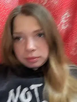 Zuli Kiska online show from 05/11/26, 03:34