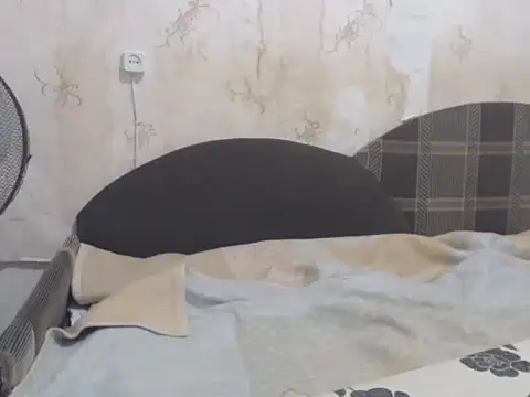 Snapshot of Ameliabusty chatting on 01/19/25, 02:06 Ameliabusty online show from 01/19/25, 02:06