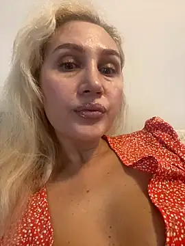 YourBlondee online show from 09/24/25, 02:26