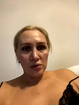 YourBlondee online show from 11/01/25, 02:02