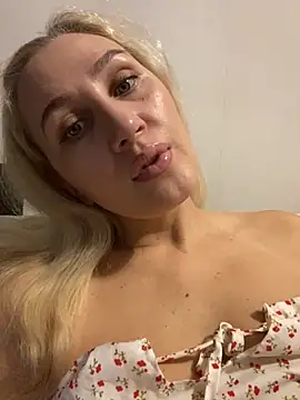 YourBlondee online show from 11/26/25, 02:12