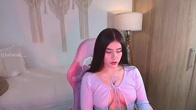 iriswest  online show from 12/02/25, 01:33