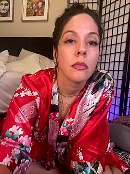 Snapshot of bellafreakyfun chatting on 09/15/25, 03:39 bellafreakyfun online show from 09/15/25, 03:39