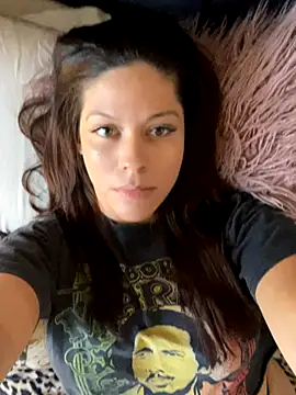 Snapshot of bellafreakyfun chatting on 09/20/25, 02:29 bellafreakyfun online show from 09/20/25, 02:29