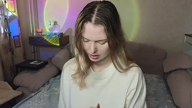 Snapshot of Vivian_Davis chatting on 02/13/26, 08:05 Vivian Davis online show from 02/13/26, 08:05