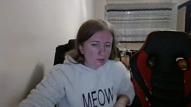 PeterAndJen online show from 10/26/25, 06:36