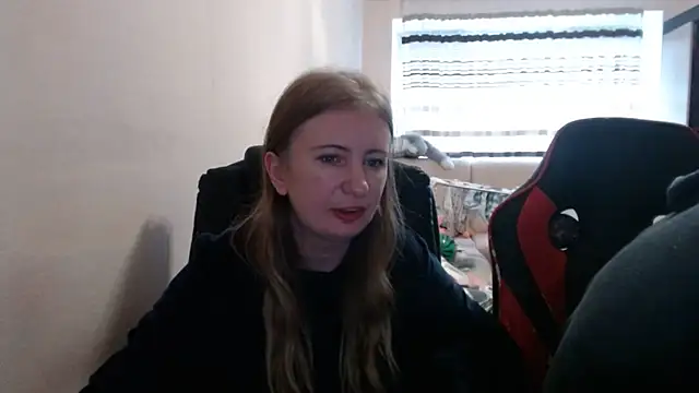 PeterAndJen online show from 10/28/25, 07:12